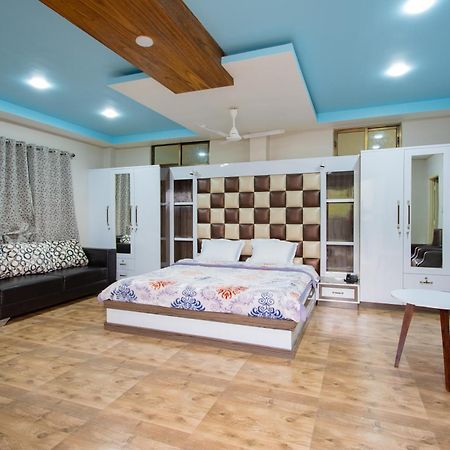 Radiant Club & Resort Imphal Eksteriør billede