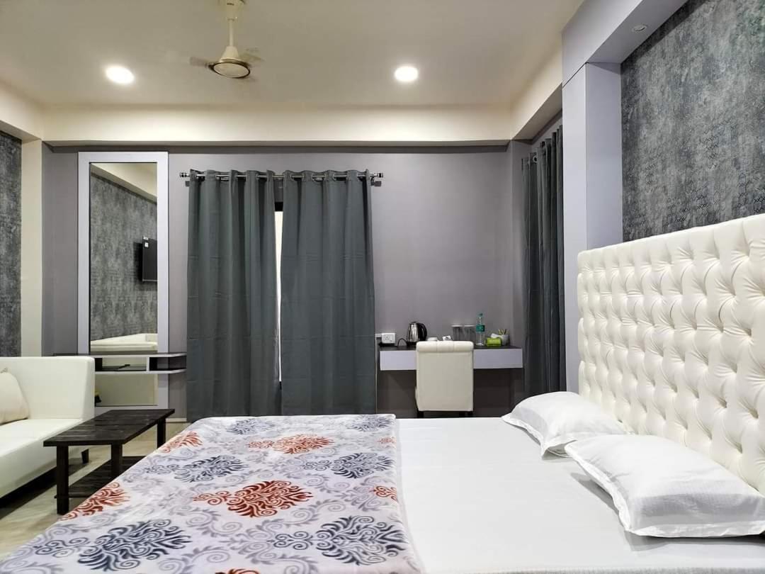 Radiant Club & Resort Imphal Eksteriør billede